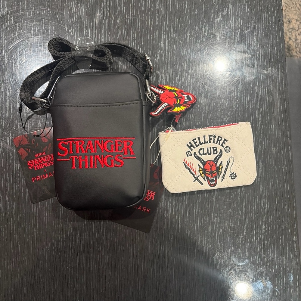 Primark Stranger Things Logo Crossbody Phone Bag Removable Demobat Charm & Coin
